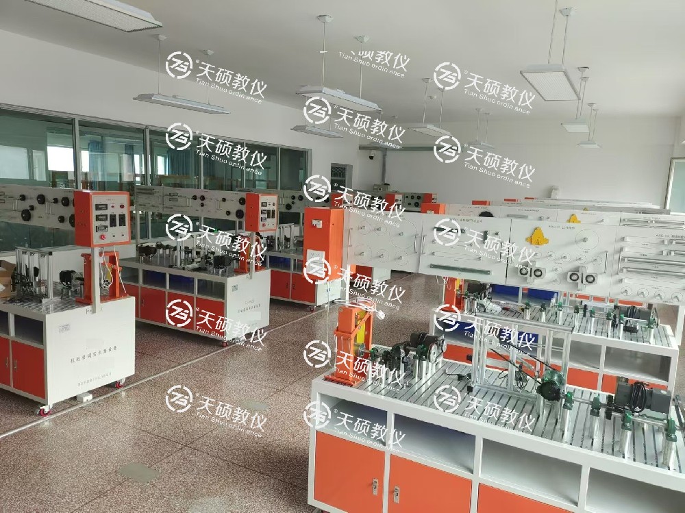 烏魯木齊技師學院 電氣工程及機電裝調實（shí）訓室設備采購項目  順（shùn）利安裝、調試、培訓、驗收通過！