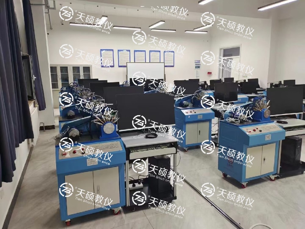 前方不斷傳來捷報（bào）！👏👏多個（gè）實驗實訓室交付驗收完成！機（jī）械原理、機械設計實驗室，機械製圖實（shí）訓室和液壓（yā）實訓室！